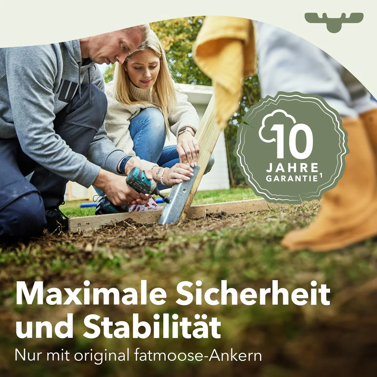 FATMOOSE Spielturm Klettergerüst ActionArena Air mit apfelgrüner Rutsche, Outdoor Kinder Kletterturm mit Leiter, Basketballkorb & Spiel-Zubehör für den Garten
