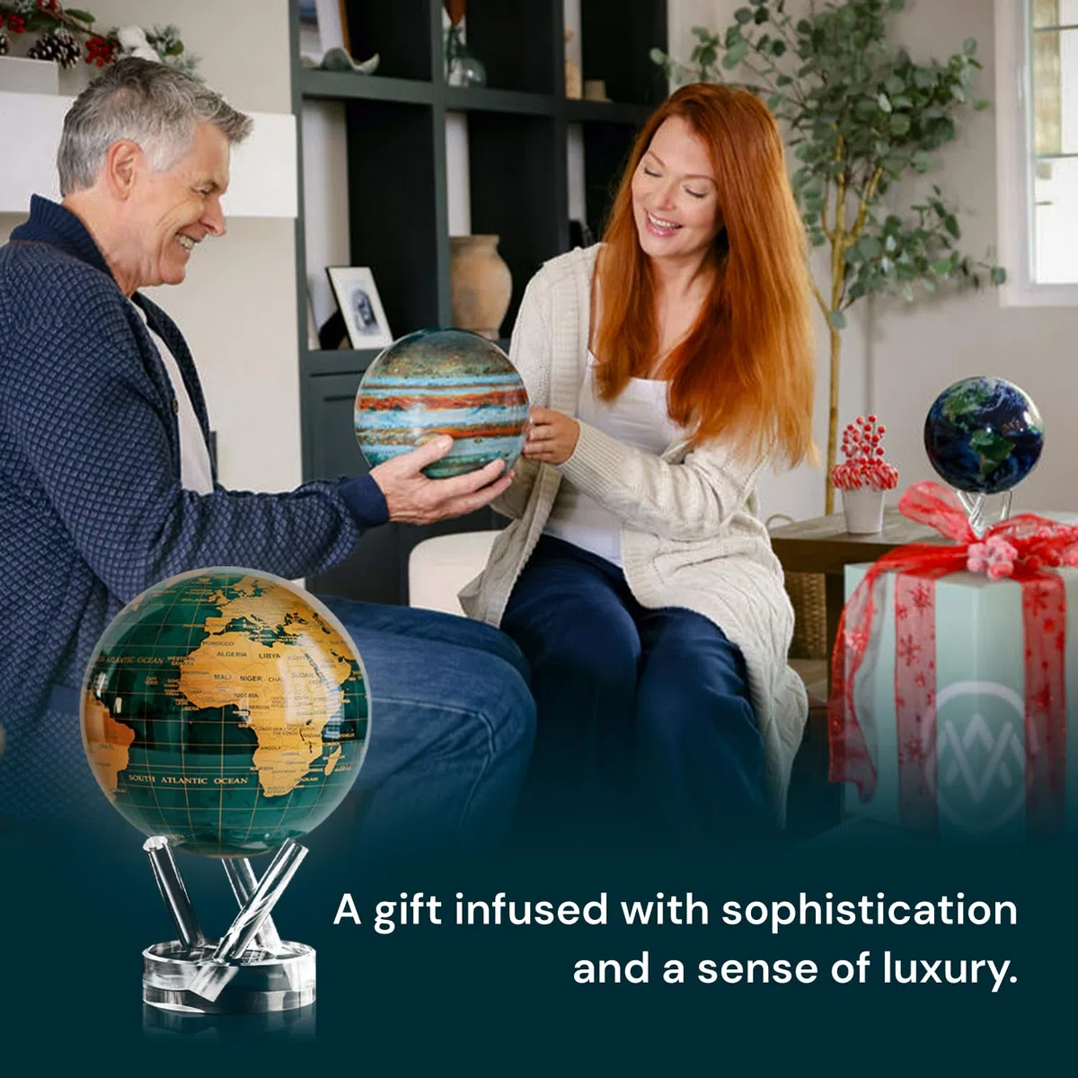 MOVA Globus Smaragdgrün & Gold Klassik (4,5") – Solar Globus | Rotierende Weltkugel ohne Batterien | Elegantes Design | Luxus Deko für Büro und Zuhause | 11.5 CM