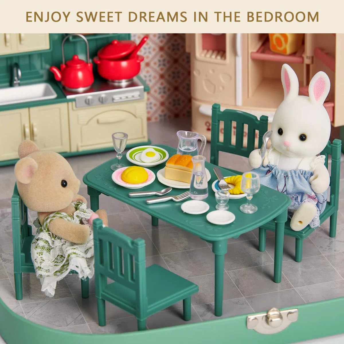 Koffer Dollhouse Tragbares Puppenhaus Möbel Zubehör DIY Miniatur Haus mit 2 Flexible Puppen, Klavier, Schlafzimmer Möbel Rollenspiel Geschenk Spielzeug für Kinder Mädchen Jungen ab 3+ (Küche)