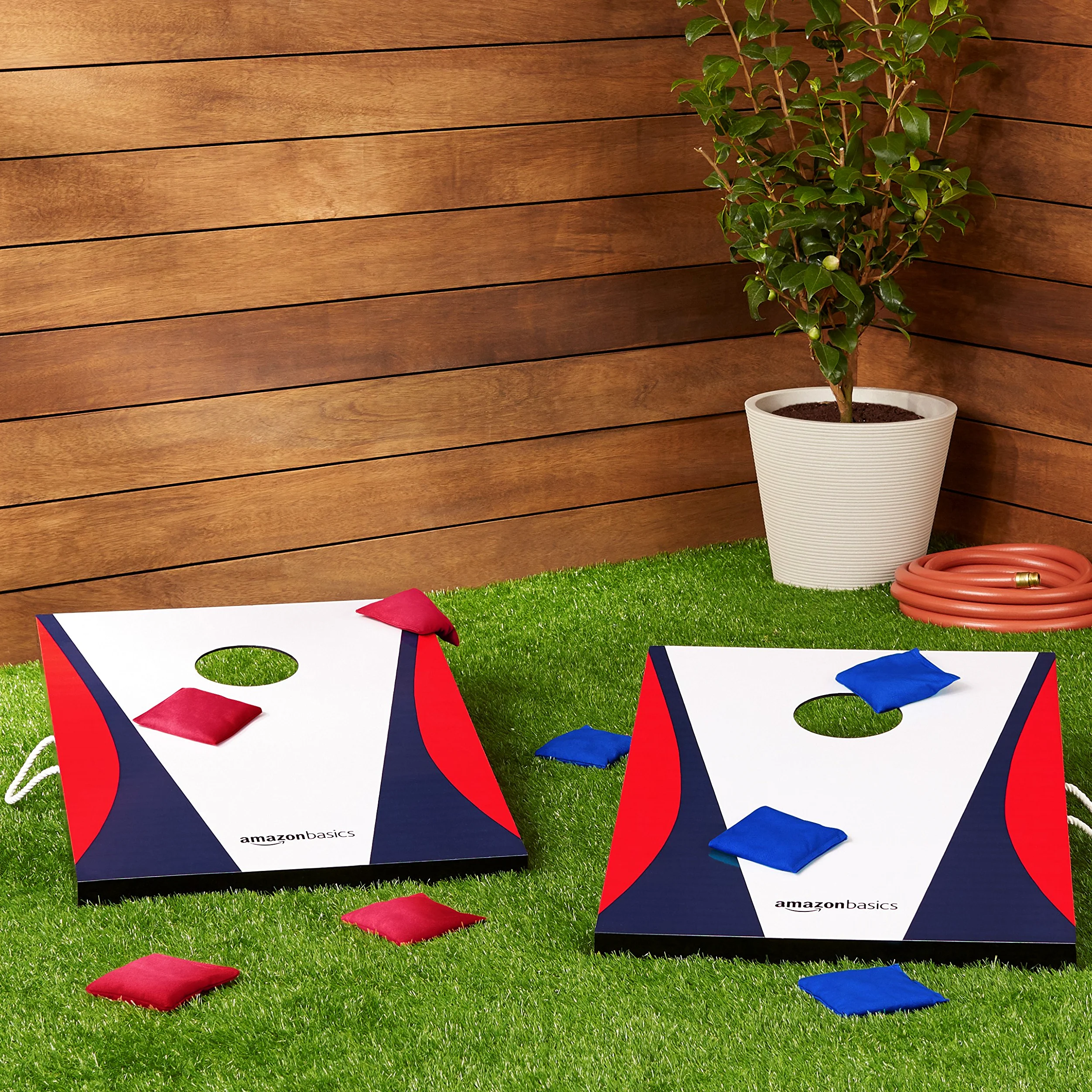 Amazon Basics Cornhole Set