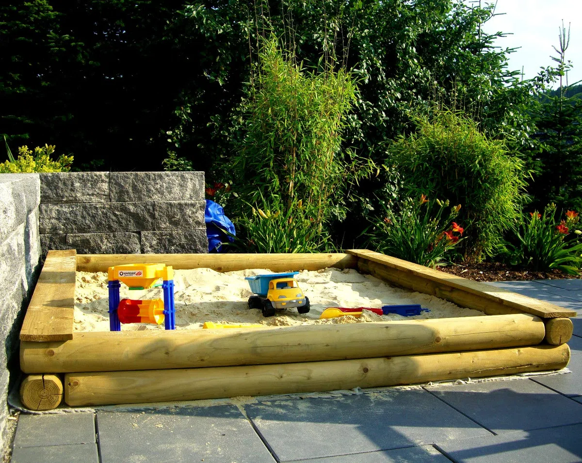 XXL Sandkasten nach Maß cm-Genau nach Wunsch Rundholz Ø12cm Holz in verschiedenen Größen (300cm x 200cm)