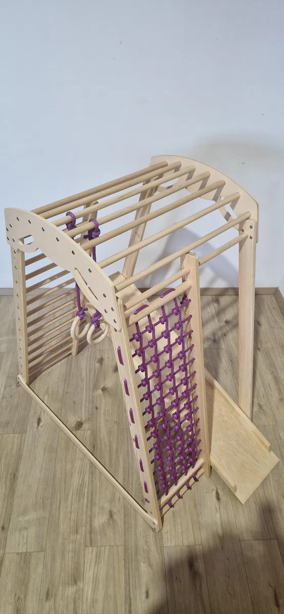 Kinder zu Hause aus Holz Spielplatz mit Rutschbahn ˝Junior-Lak˝ Kletternetz Ringe Kletterwand