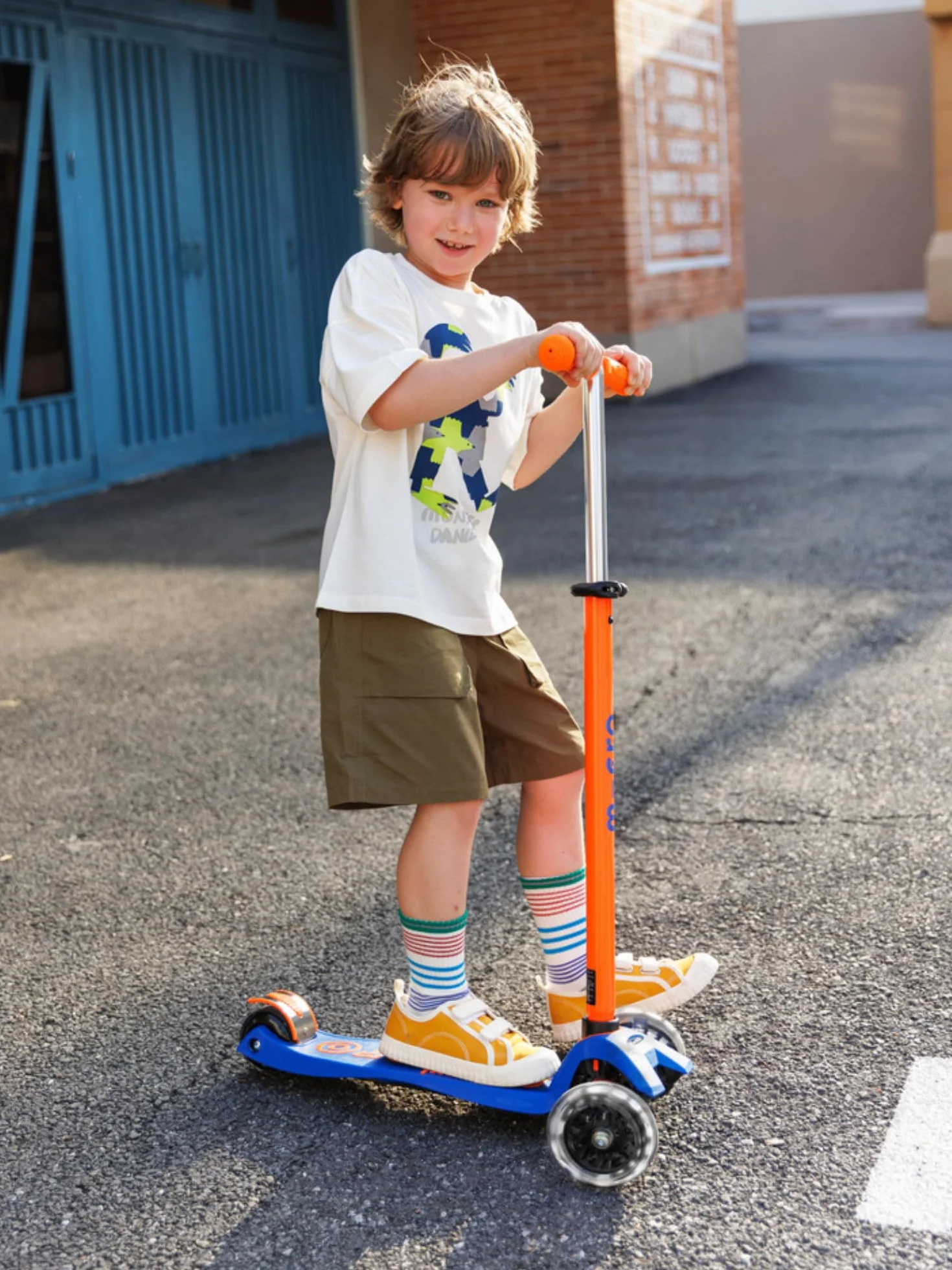 Maxi-Roller für Kinder, Micro Deluxe, Neonorange, LED