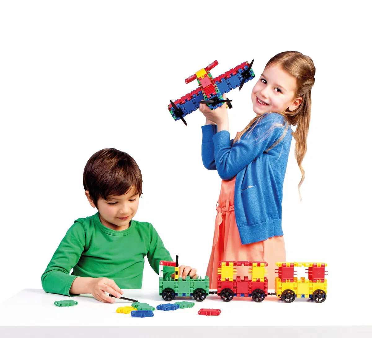 Clics Konstruktionsspielzeug für Kinder ab 3 Jahre, kreatives Lernspielzeug im 160 Teile Set, Bausteine für Mädchen und Jungen, Montessori STEM-Spielzeug, Starterset im Eimer 8 in 1,